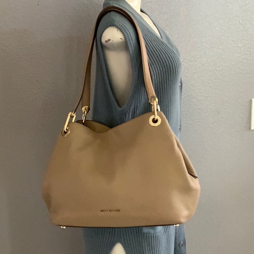 Michael Kors Elegant Beige Leather Shoulder Bag